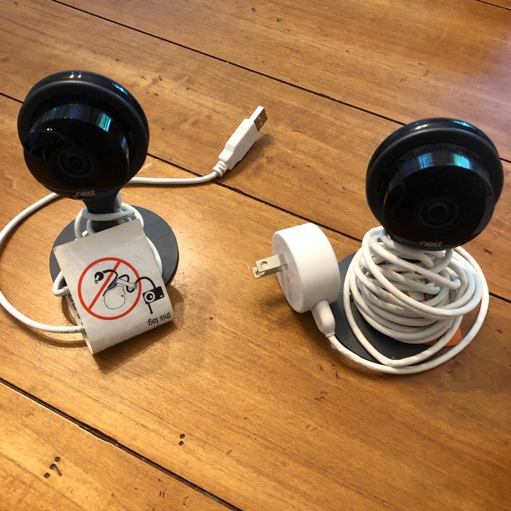 2 google nest indoor security cameras. work perfectly